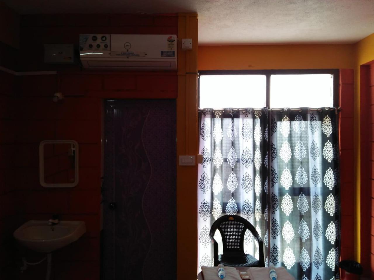 גוקרנה Shanthi Krishna Residency חדר תמונה