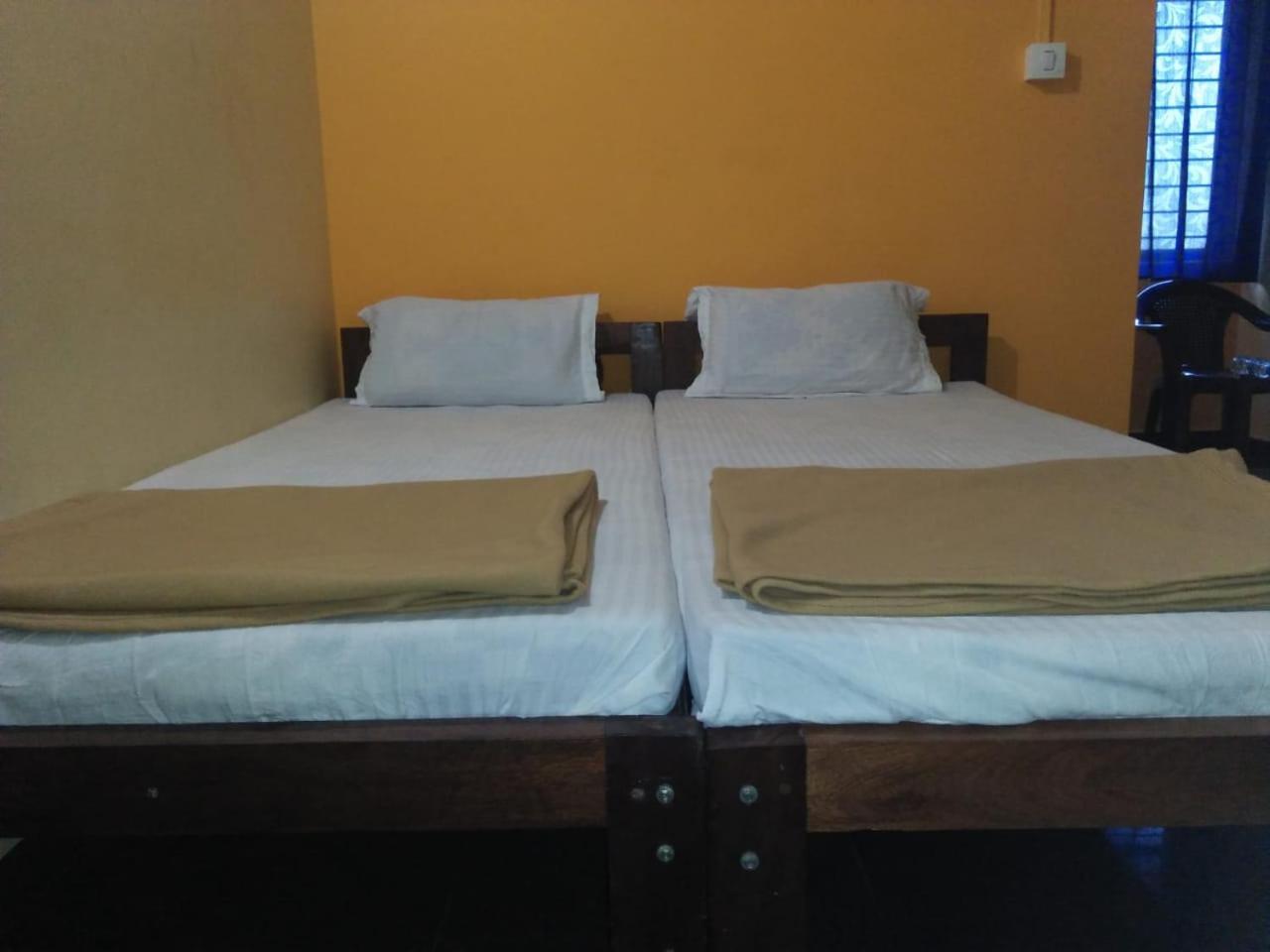 גוקרנה Shanthi Krishna Residency מראה חיצוני תמונה